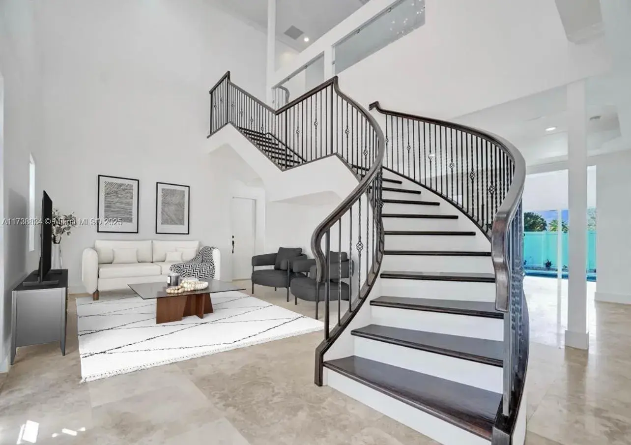 2319 NE 35th Dr, Fort Lauderdale FL 33308