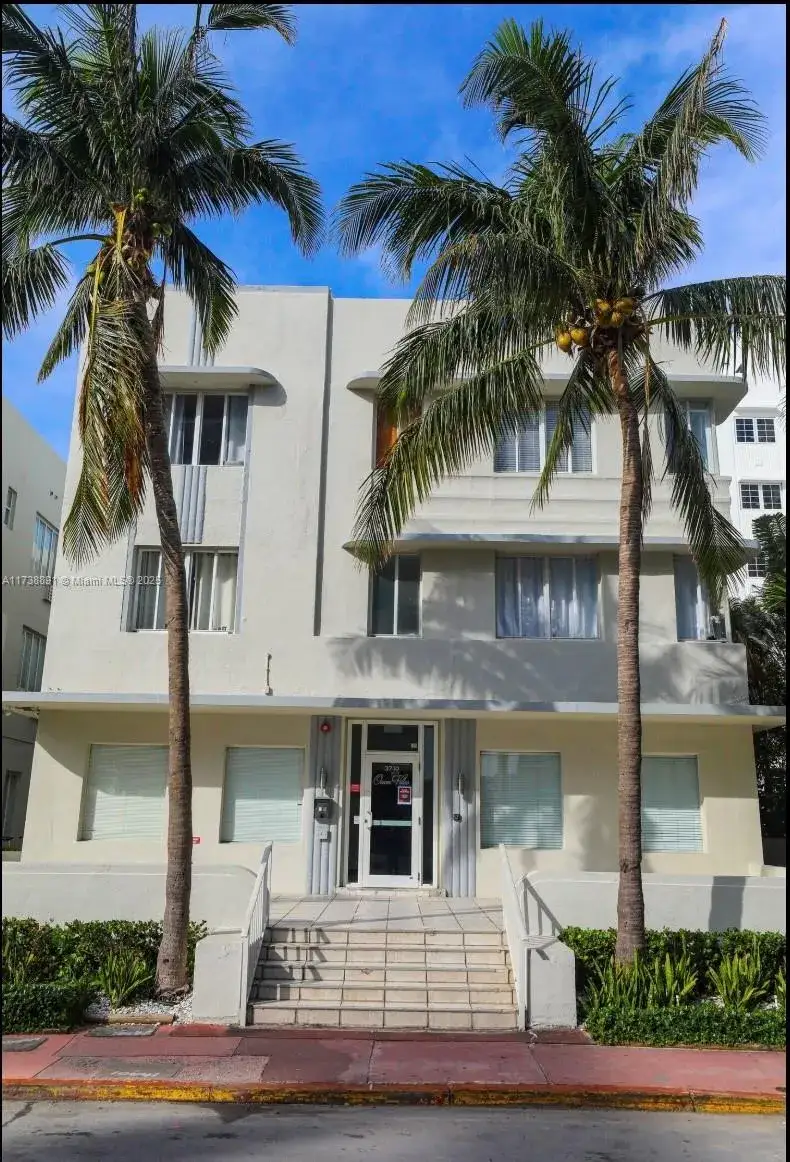 1 bath Residential for sale at 3710 Collins Ave # 206, Miami Beach FL 33140