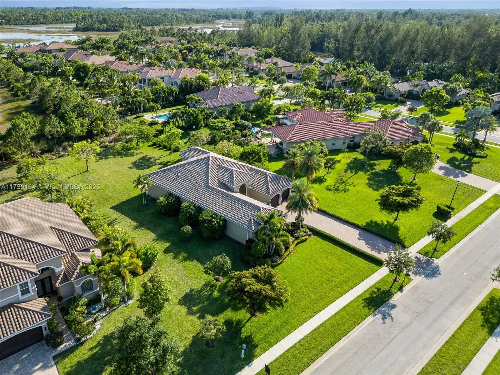 7803 Maywood Crest Dr, Palm Beach Gardens FL 33412