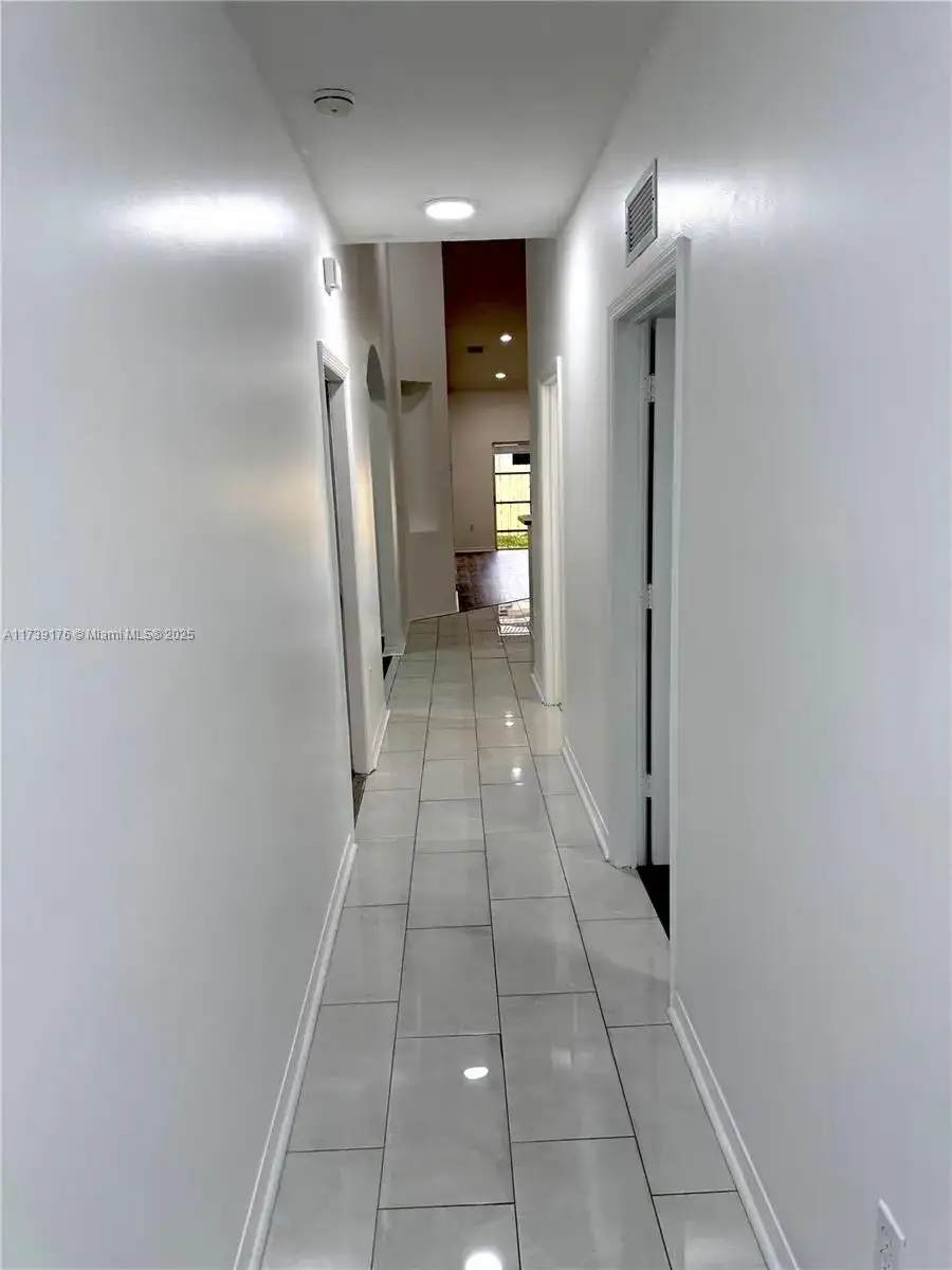 1238 NE 32nd Ter, Homestead FL 33033 photo 2