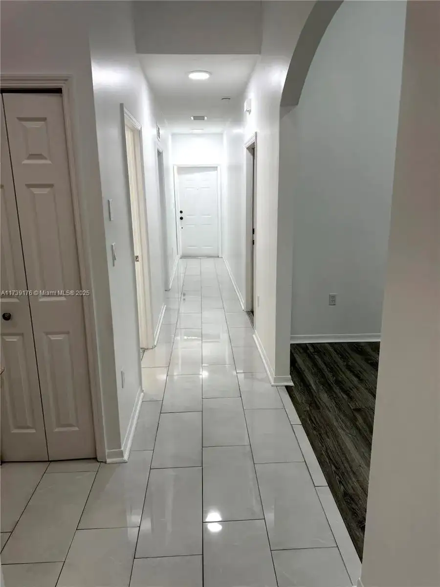 1238 NE 32nd Ter, Homestead FL 33033 photo 3