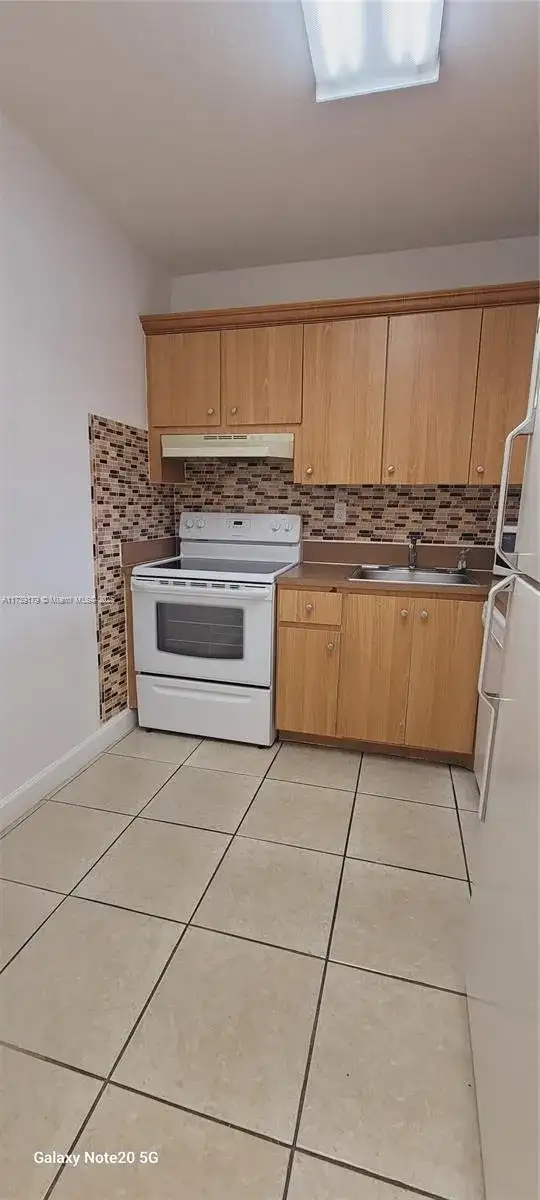 10900 SW 104th St # 316, Miami FL 33176 photo 2