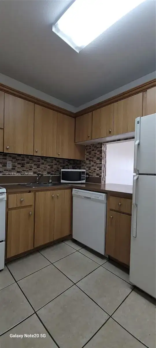 10900 SW 104th St # 316, Miami FL 33176 photo 3