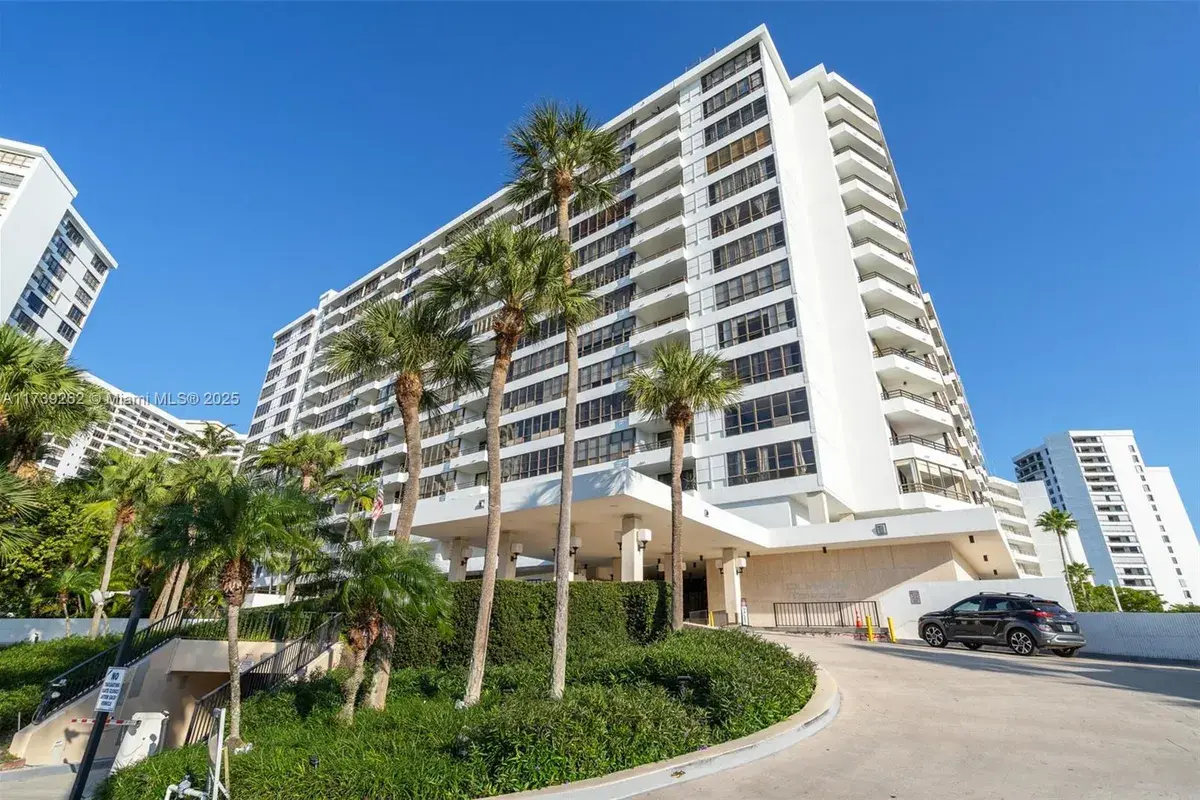 500 Three Islands Blvd # 1108, Hallandale Beach FL 33009