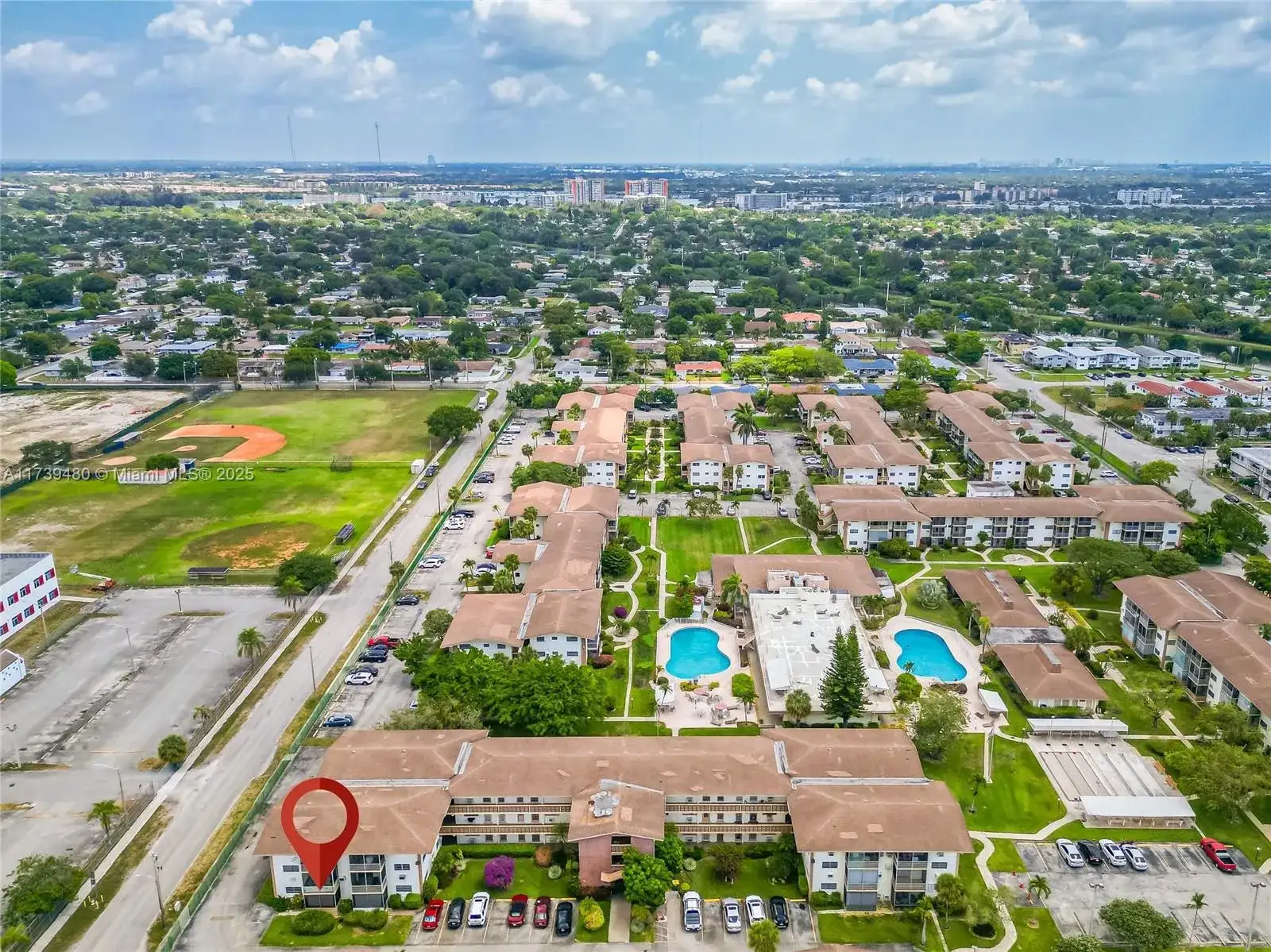 16801 NE 13th Ave # 101, Miami FL 33162 photo 2