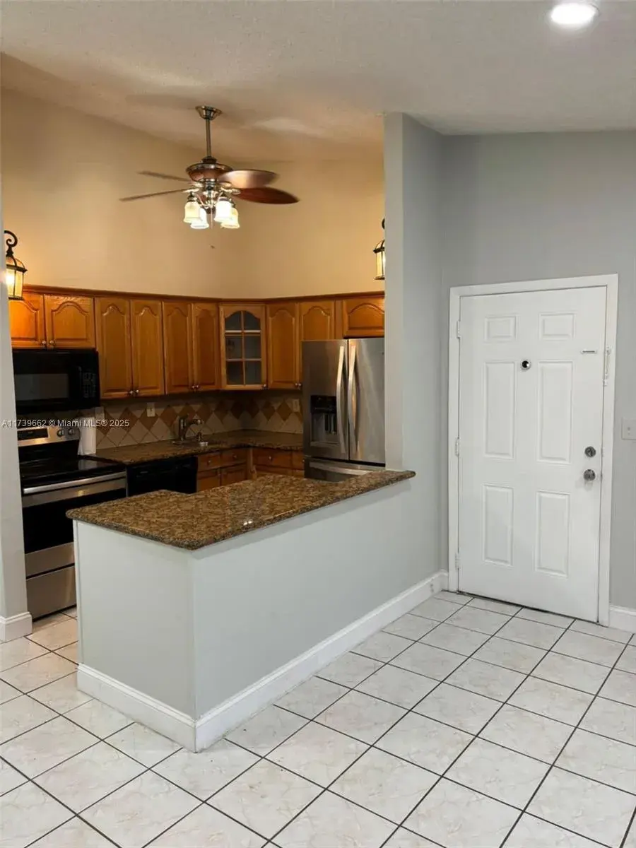 929 NE 199th St # 201, Miami FL 33179