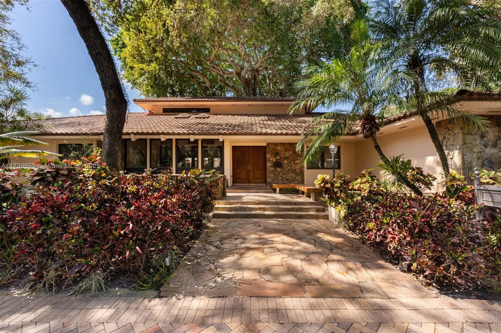 9490 Old Cutler Ln, Coral Gables FL 33156