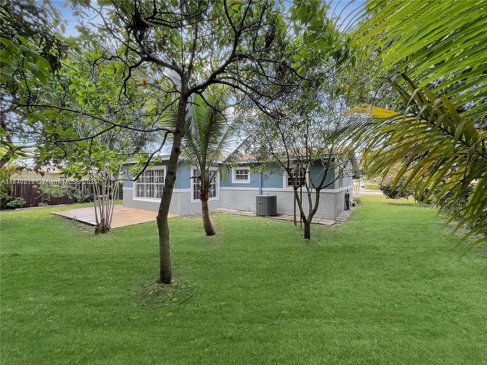 800 NW 176th Ter, Miami Gardens FL 33169
