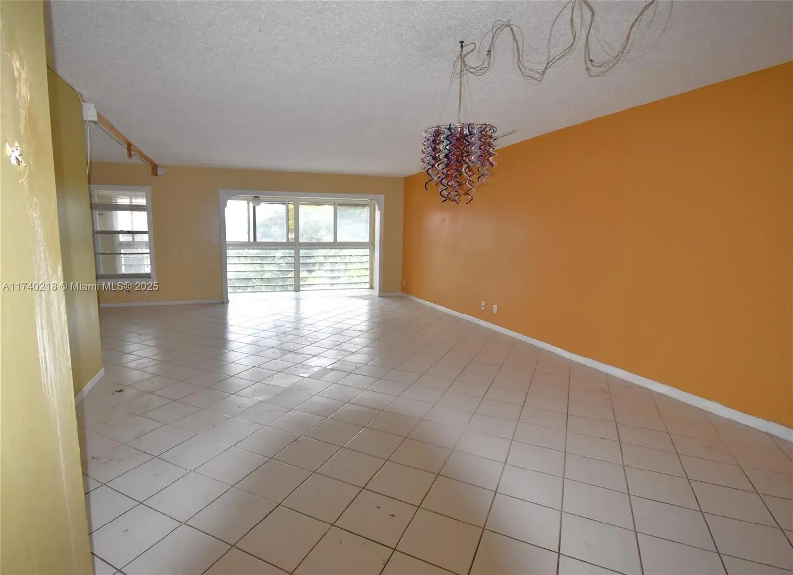 3571 Inverrary Dr # 401, Lauderhill FL 33319