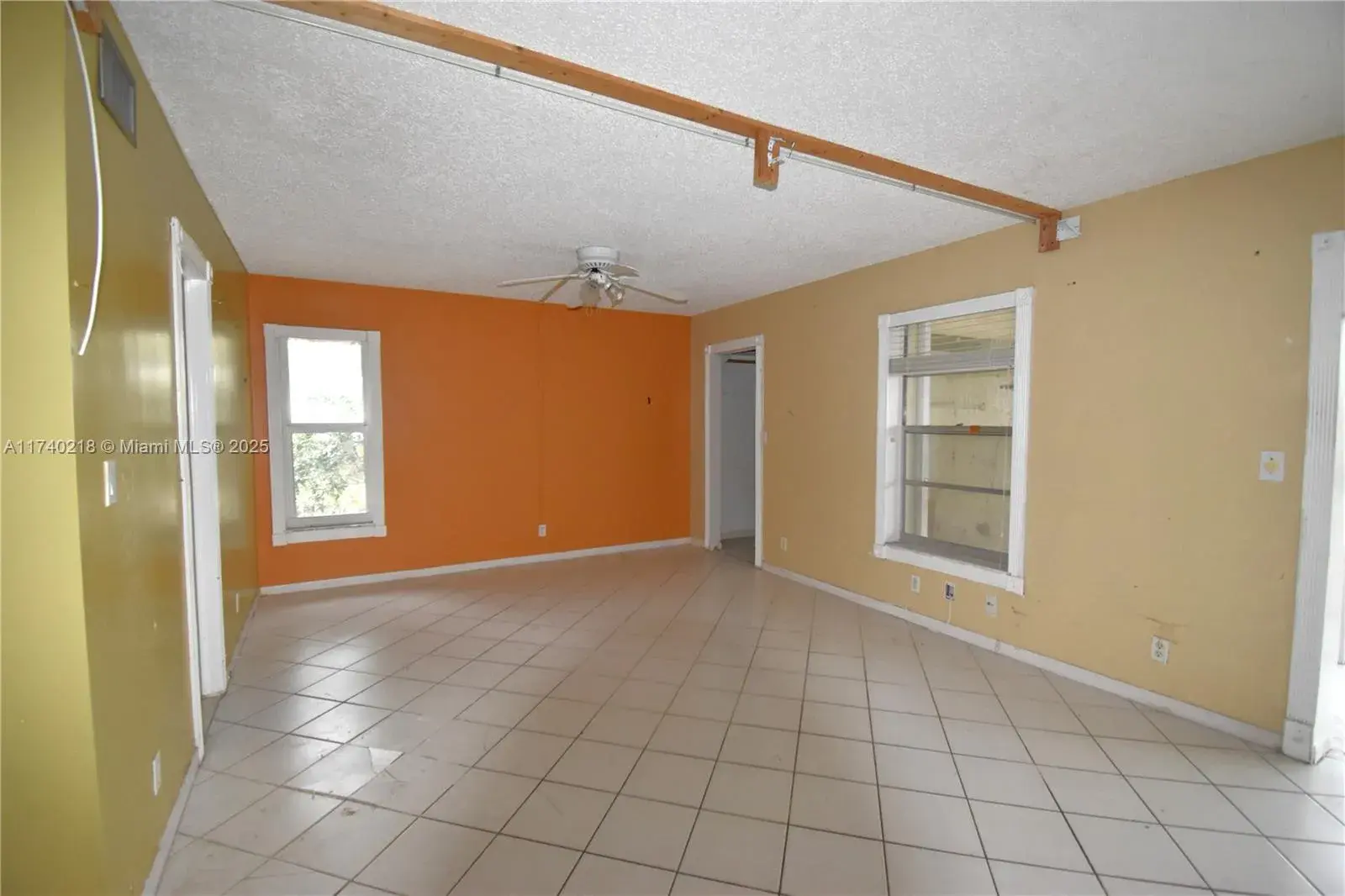 3571 Inverrary Dr # 401, Lauderhill FL 33319