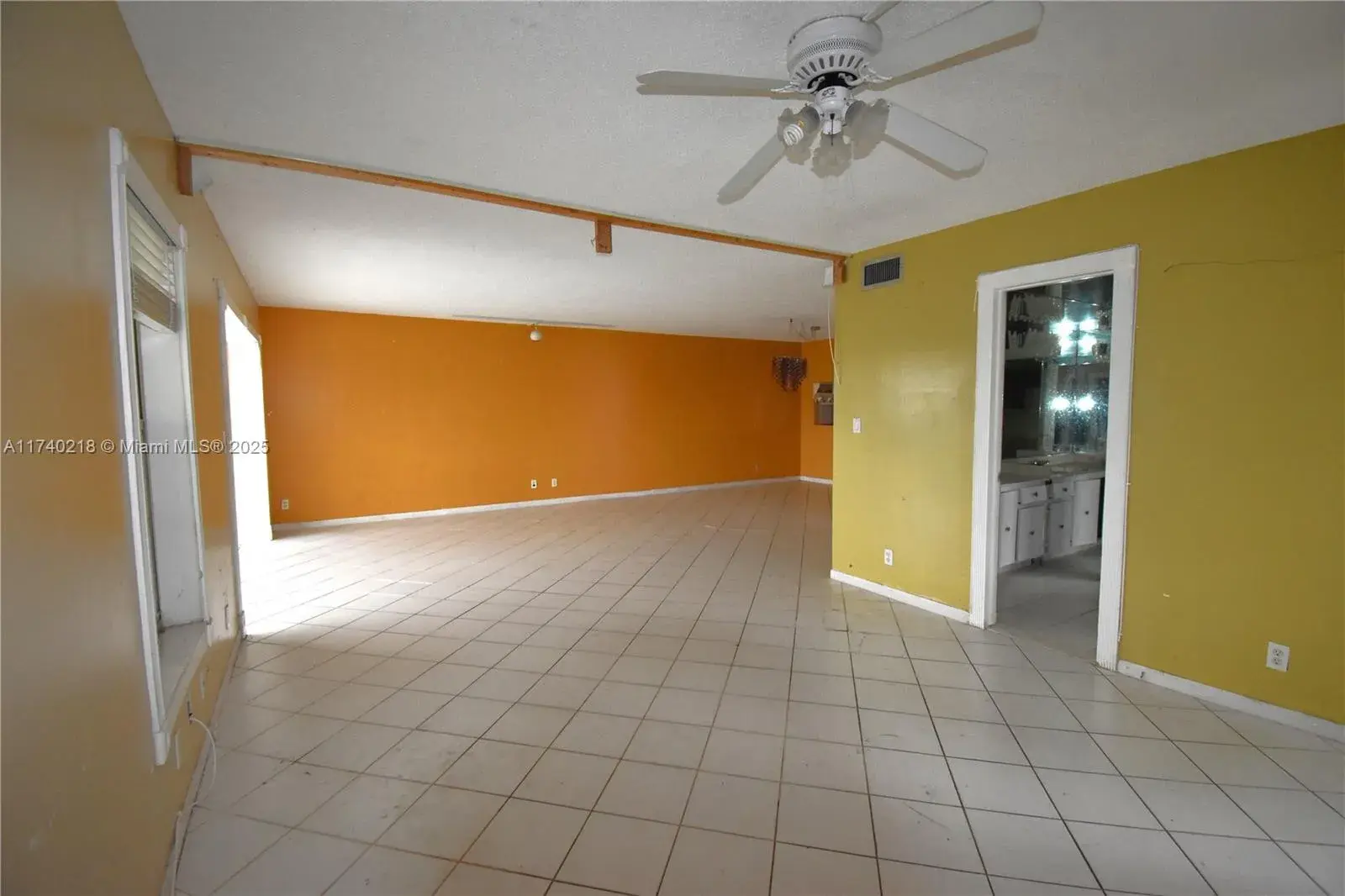 3571 Inverrary Dr # 401, Lauderhill FL 33319