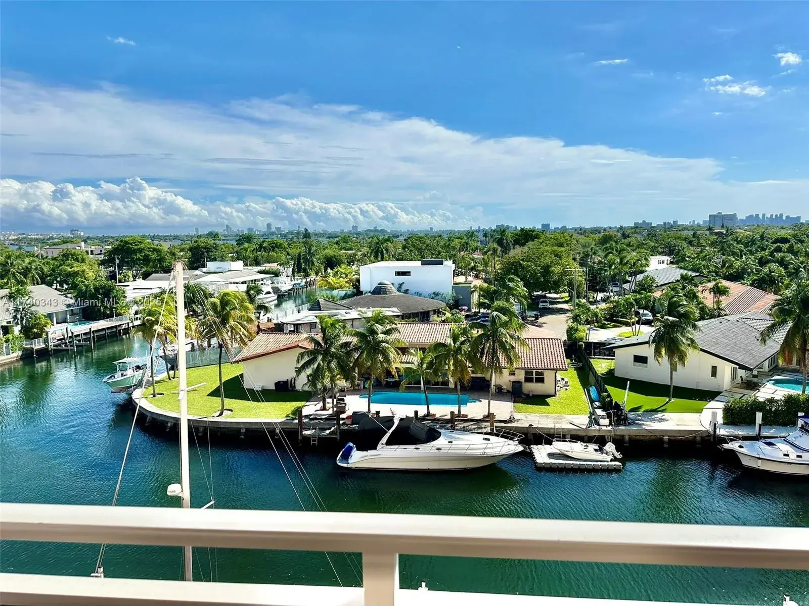 2450 NE 135th St # 503, North Miami FL 33181