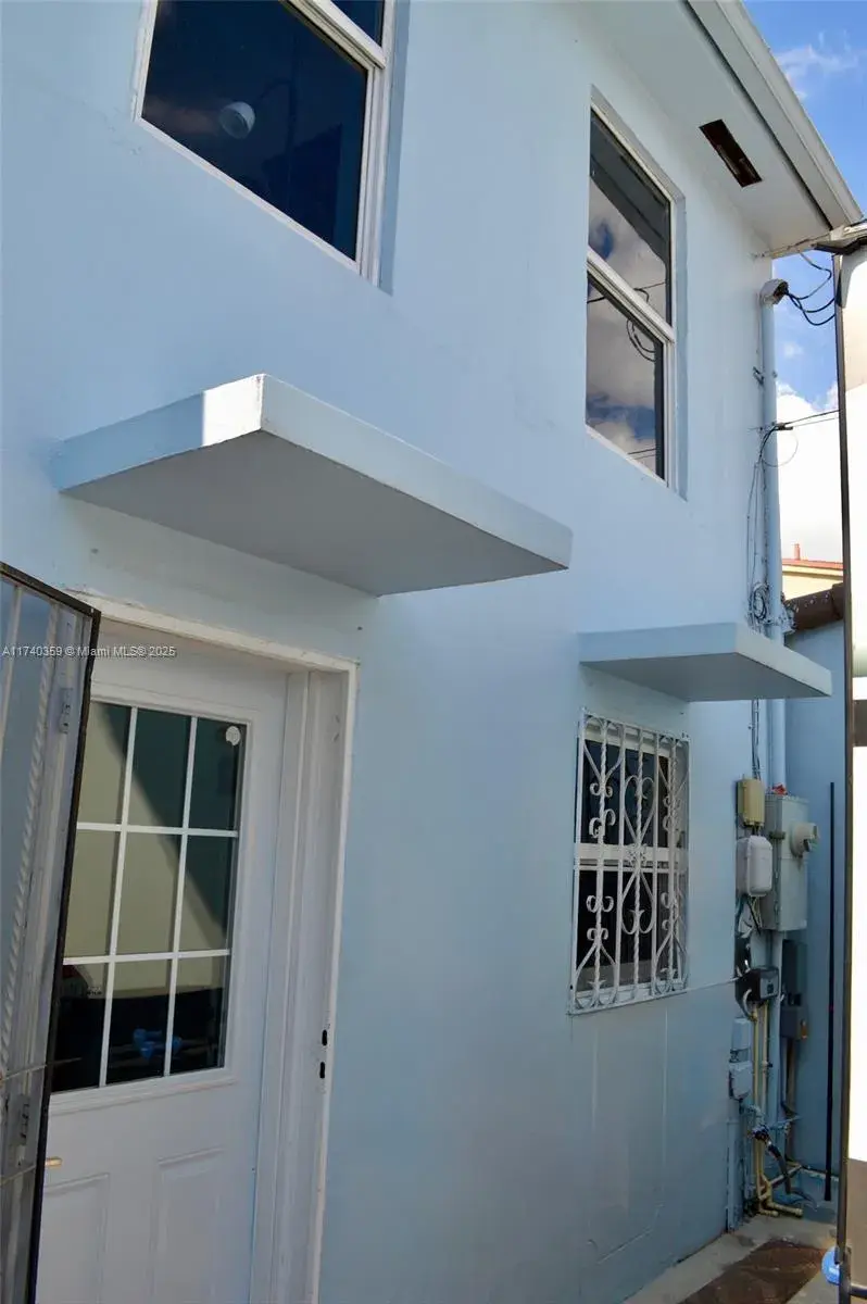 7000 W 15th Ct, Hialeah FL 33014