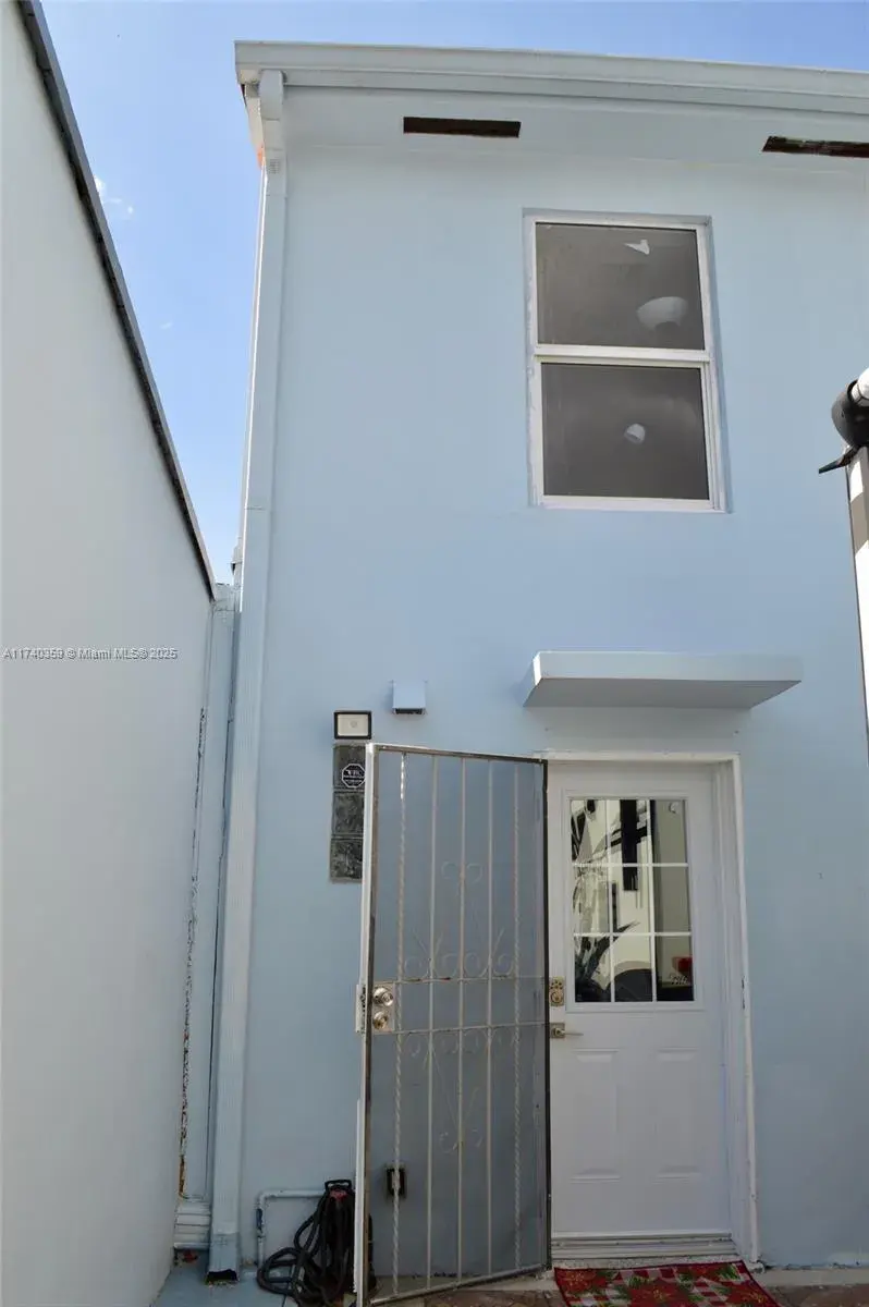 7000 W 15th Ct, Hialeah FL 33014