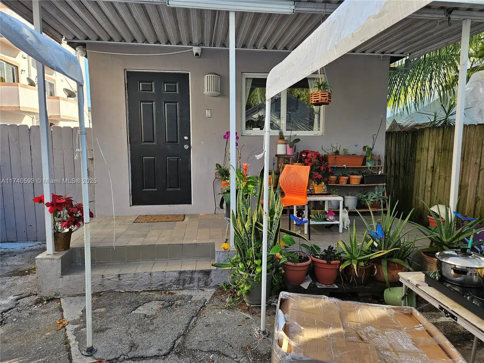 1260 NW 4th St, Miami FL 33125 photo 3
