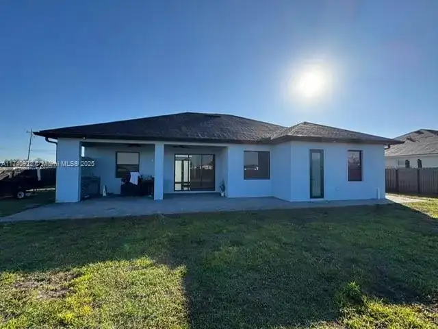 512 NE Juanita PL, Cape Coral FL 33909 photo 5
