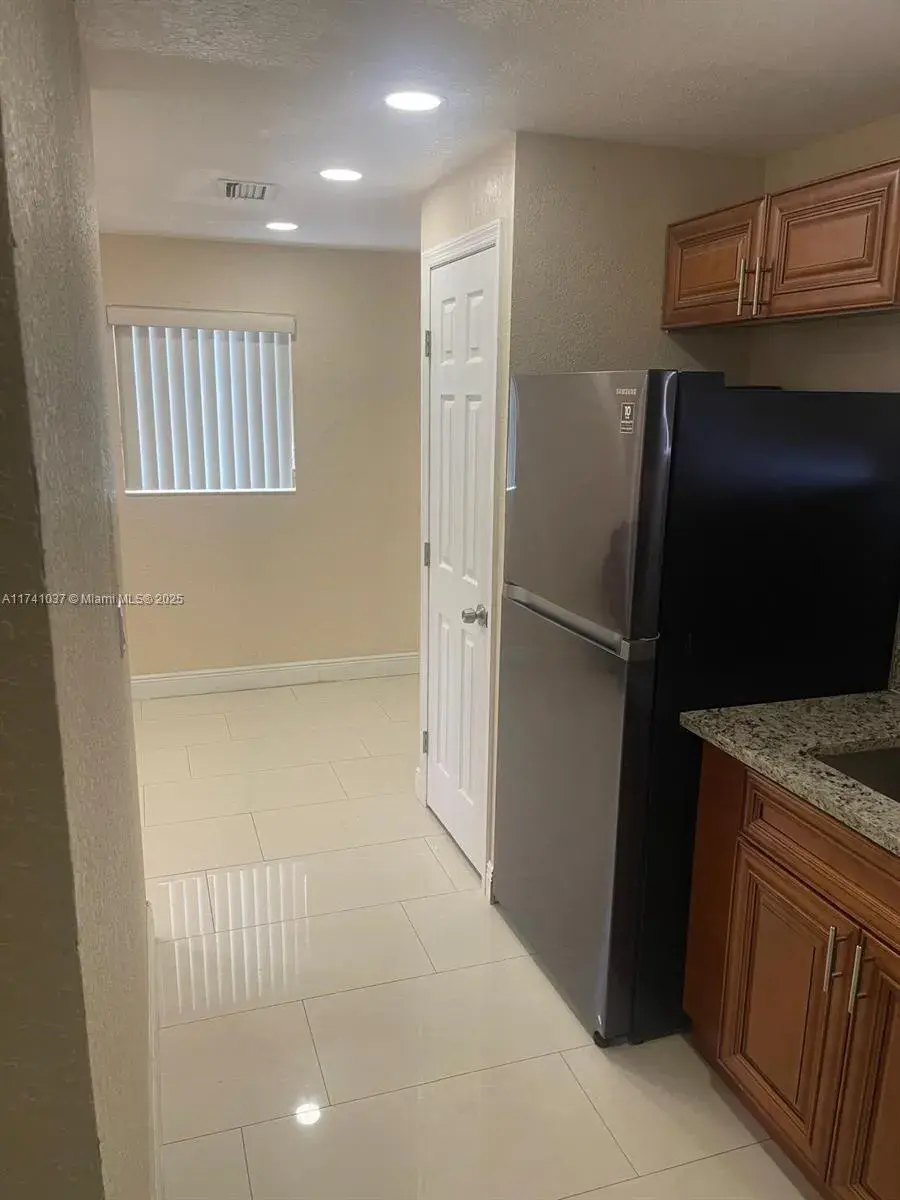 1163 NW 100th Ter # R, Miami FL 33150