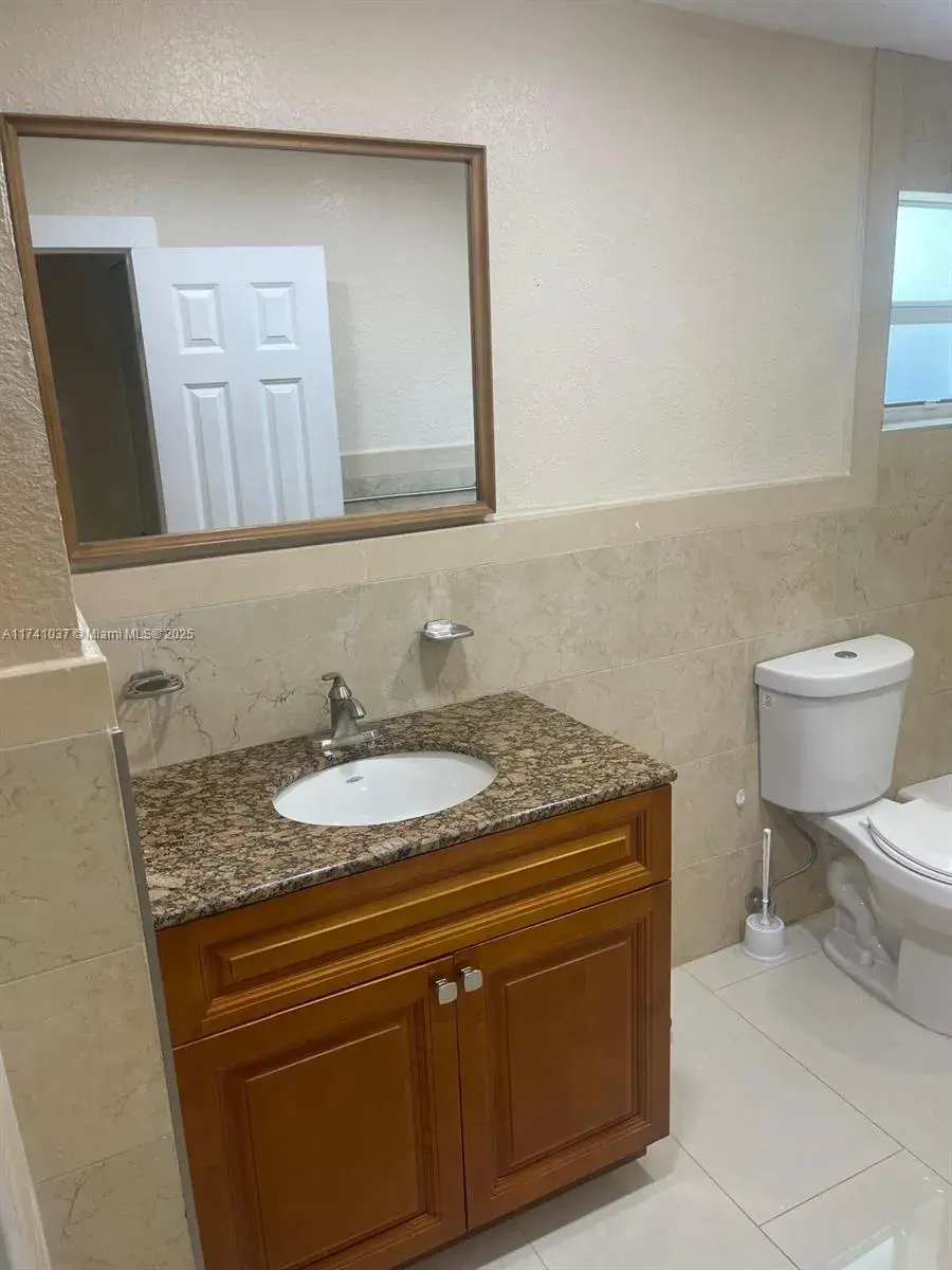 1163 NW 100th Ter # R, Miami FL 33150