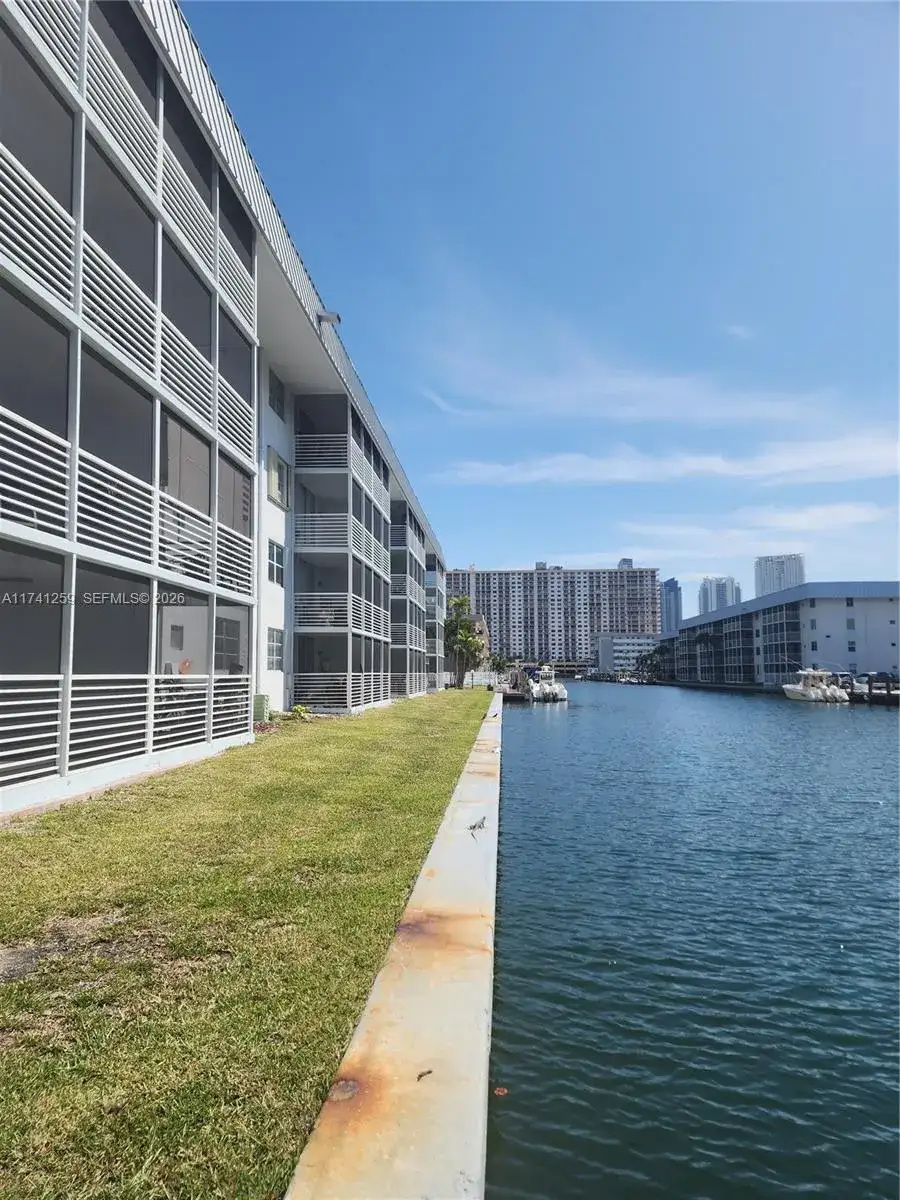 3750 NE 170th St # 311, North Miami Beach FL 33160