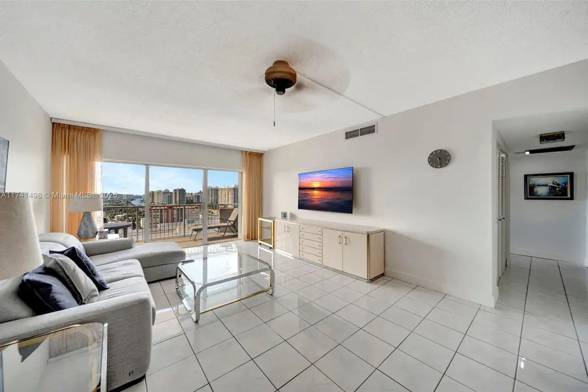 1985 S Ocean Dr # 22G, Hallandale Beach FL 33009