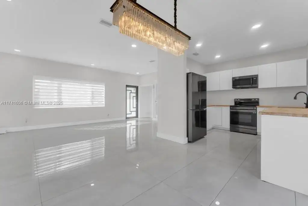 1361 NW 198th St, Miami Gardens FL 33169 photo 5