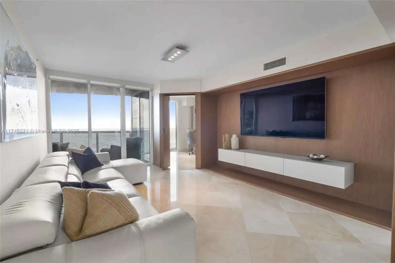 18911 Collins Ave, Sunny Isles Beach FL 33160 photo 4