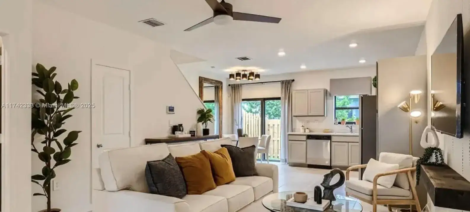 322 NE 1st Dr # 1, Florida City FL 33034 photo 5