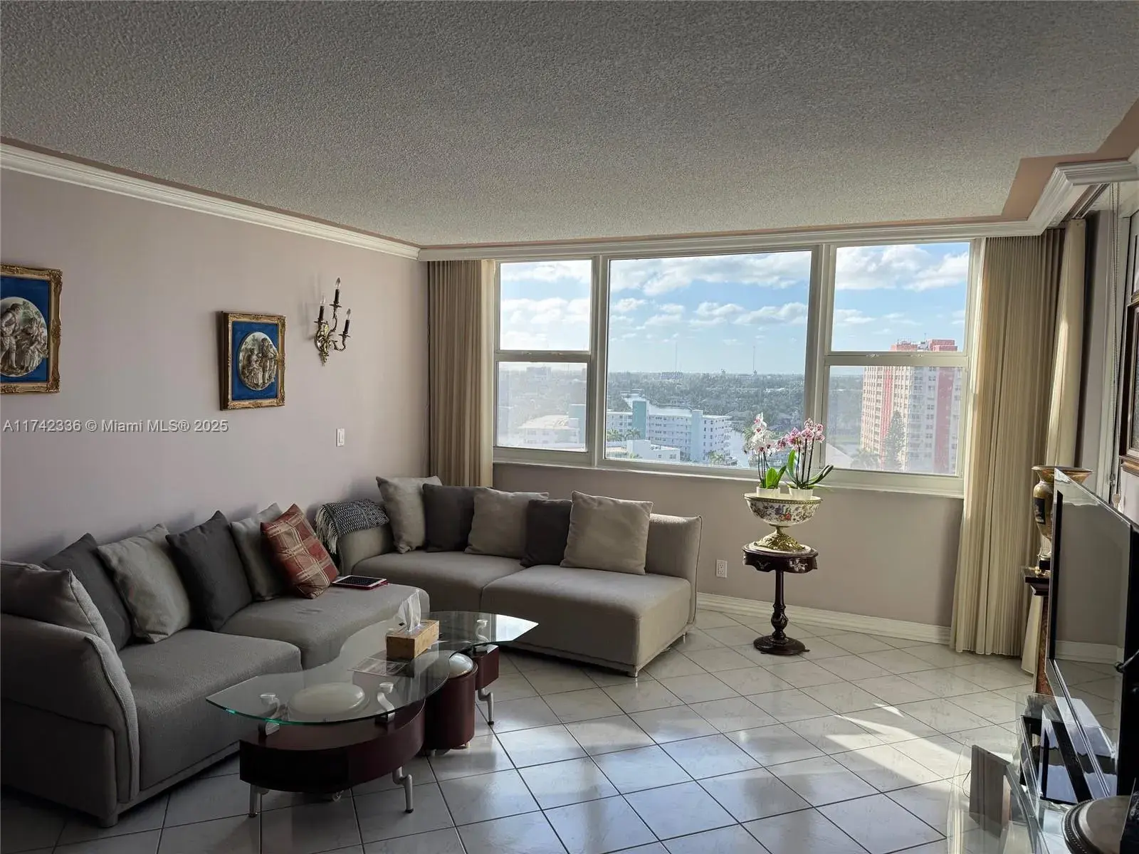 3180 S Ocean Dr # 1217, Hallandale Beach FL 33009