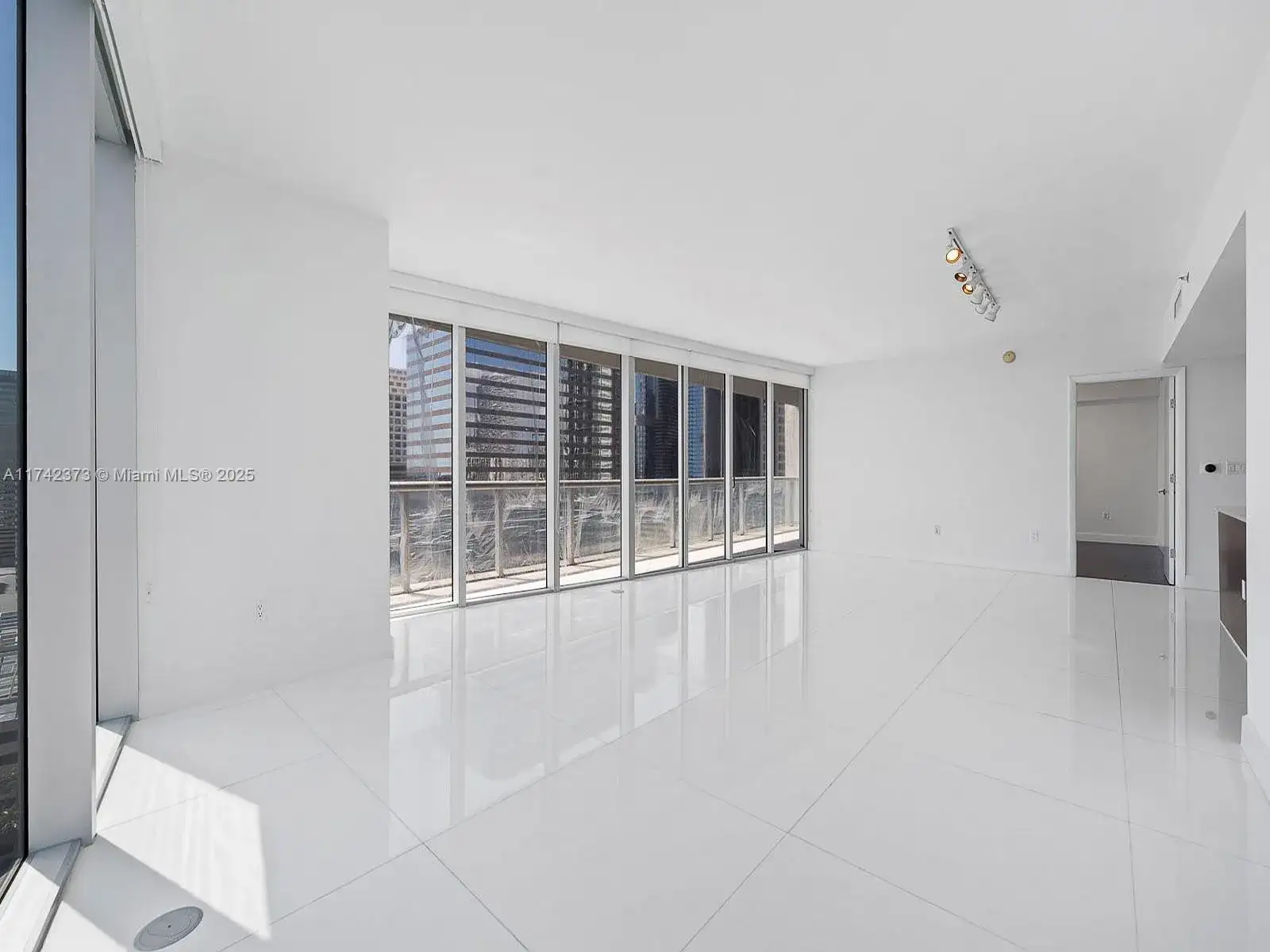 495 Brickell Ave # 1801, Miami FL 33131 photo 5
