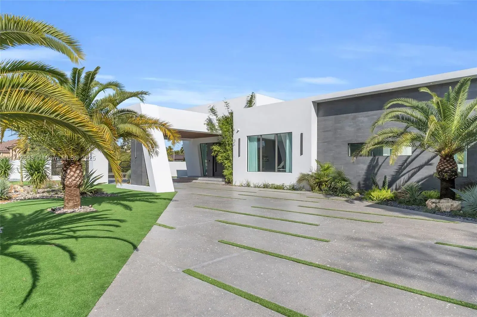 9890 SW 64th St, Miami FL 33173