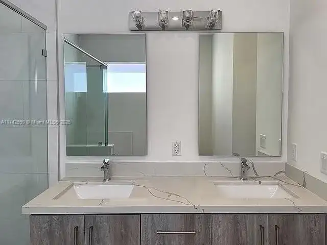 2643 SW 32nd Ct, Miami FL 33133 photo 4