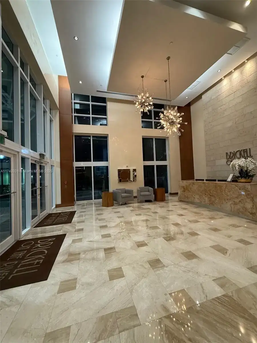 31 SE 5th St # 3916, Miami FL 33131 photo 5
