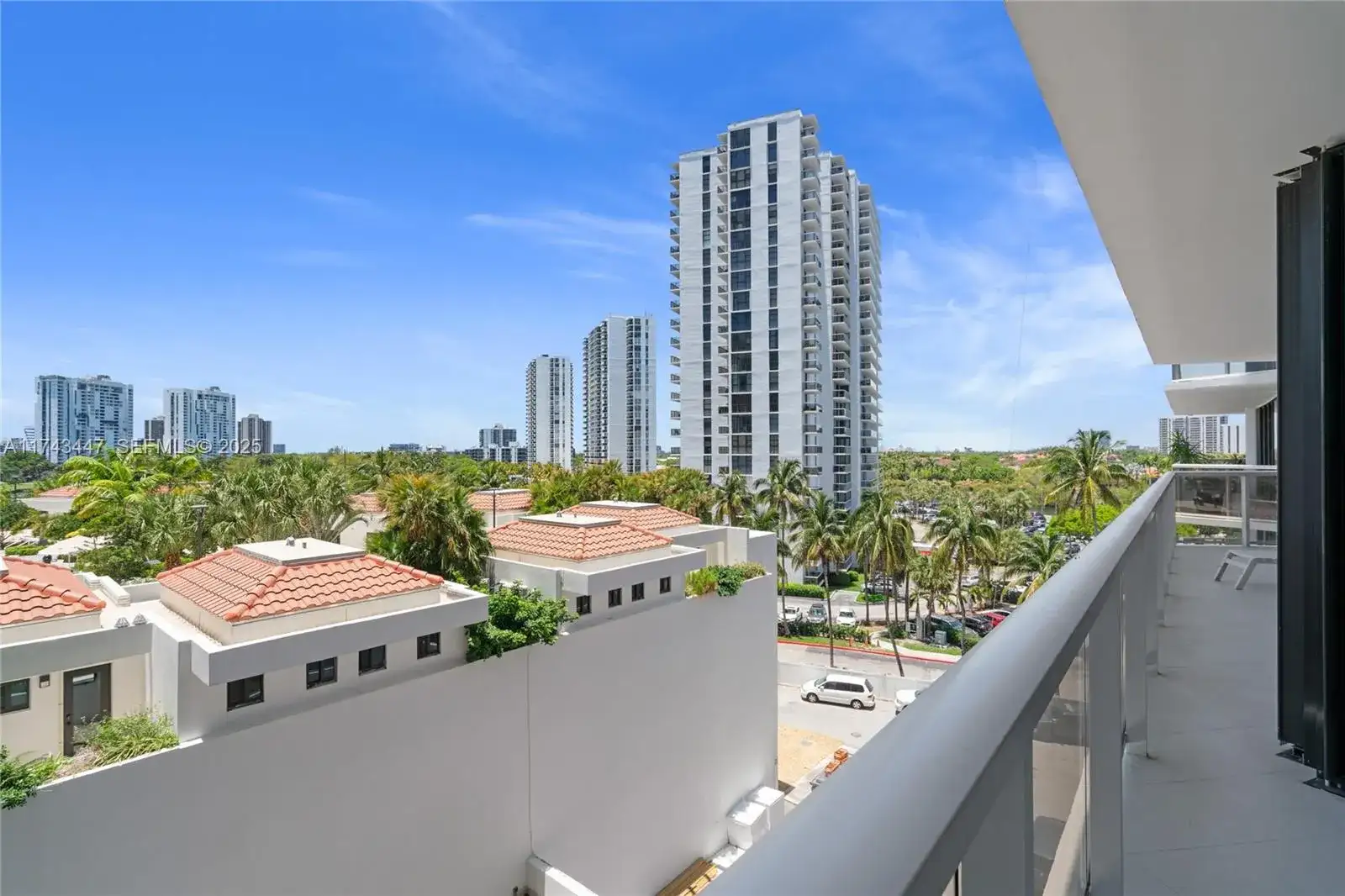 20281 E Country Club Dr # 403, Aventura FL 33180 photo 2