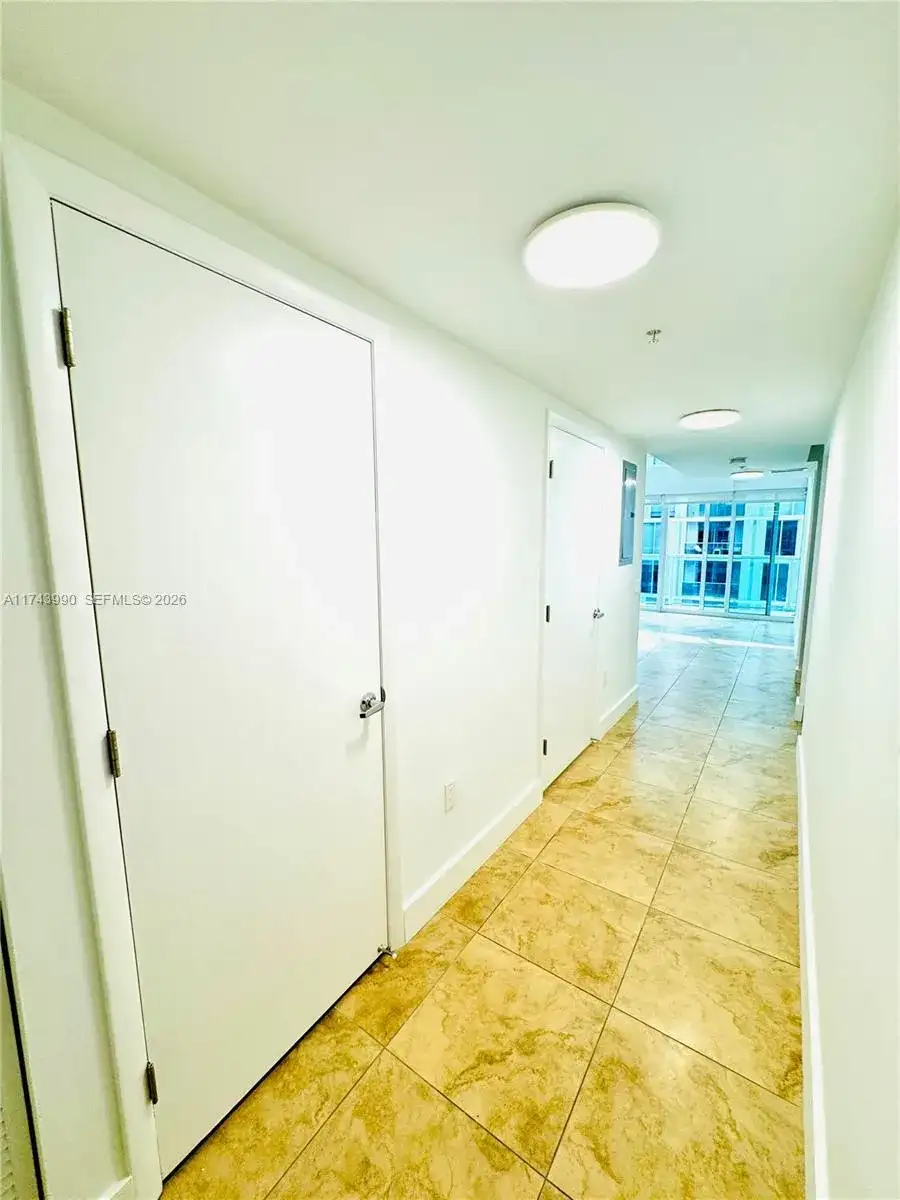 41 SE 5th St # 808, Miami FL 33131 photo 4