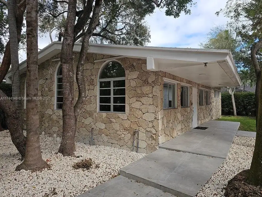 7031 SW 63rd Ct, South Miami FL 33143 photo 3