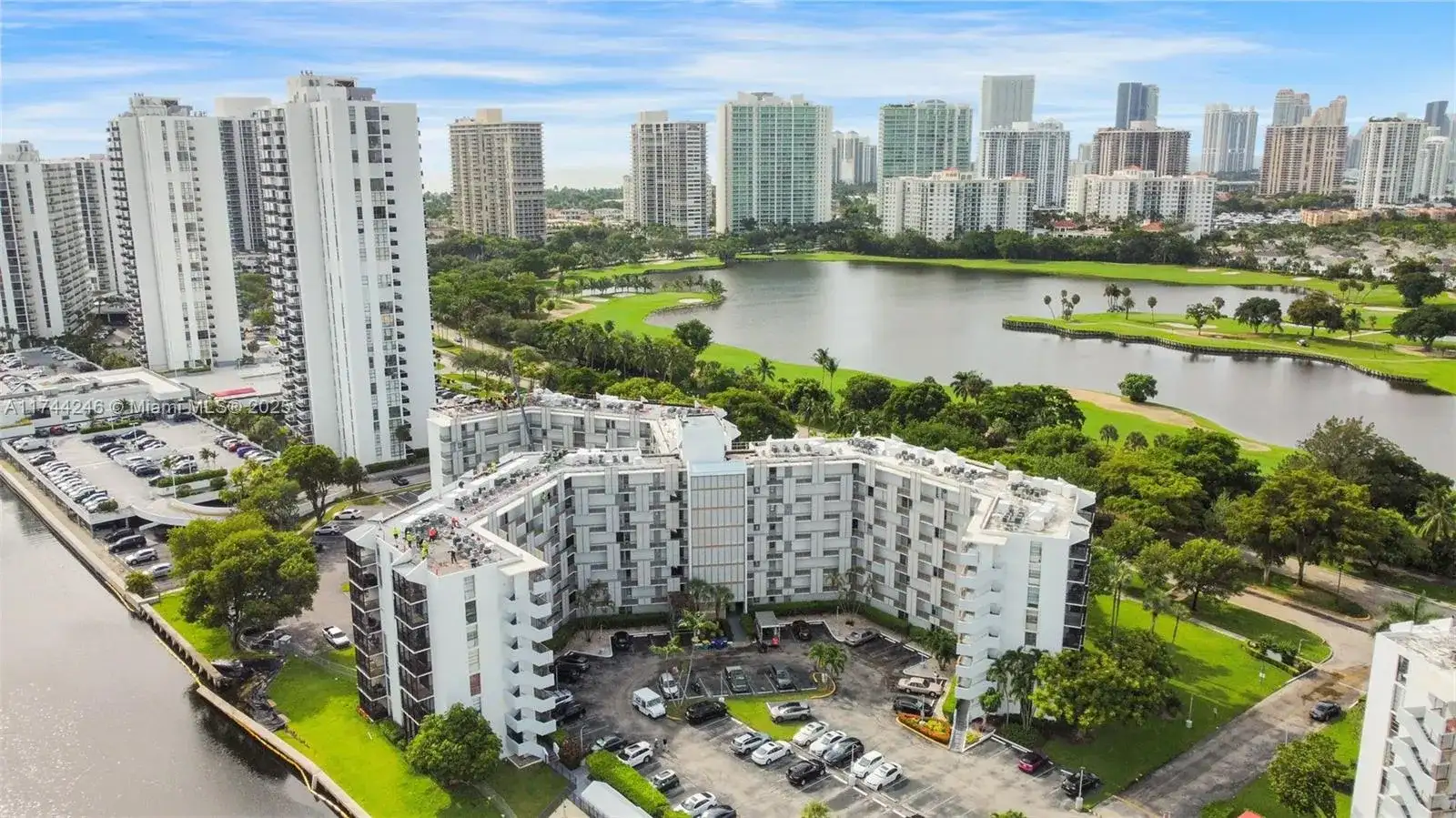 3475 N Country Club Dr # 105, Aventura FL 33180 photo 2