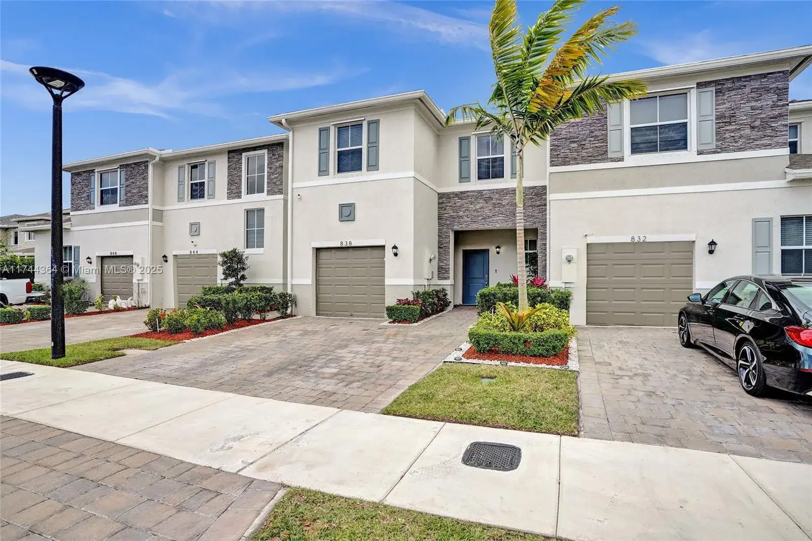 838 SE 17th St, Homestead FL 33034 photo 4