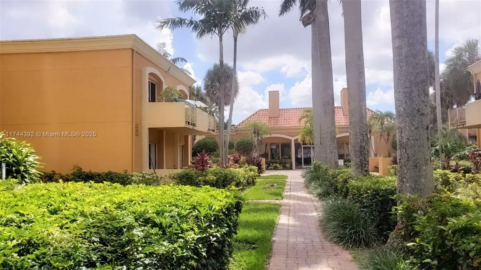 18011 NW 68th Ave # 104, Hialeah FL 33015