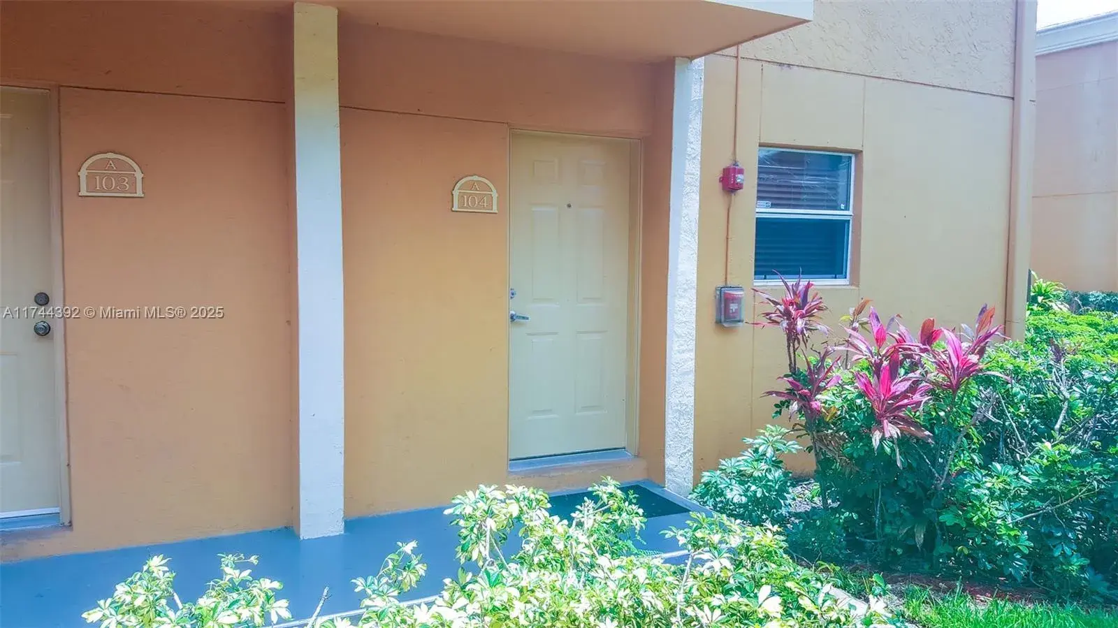 18011 NW 68th Ave # 104, Hialeah FL 33015