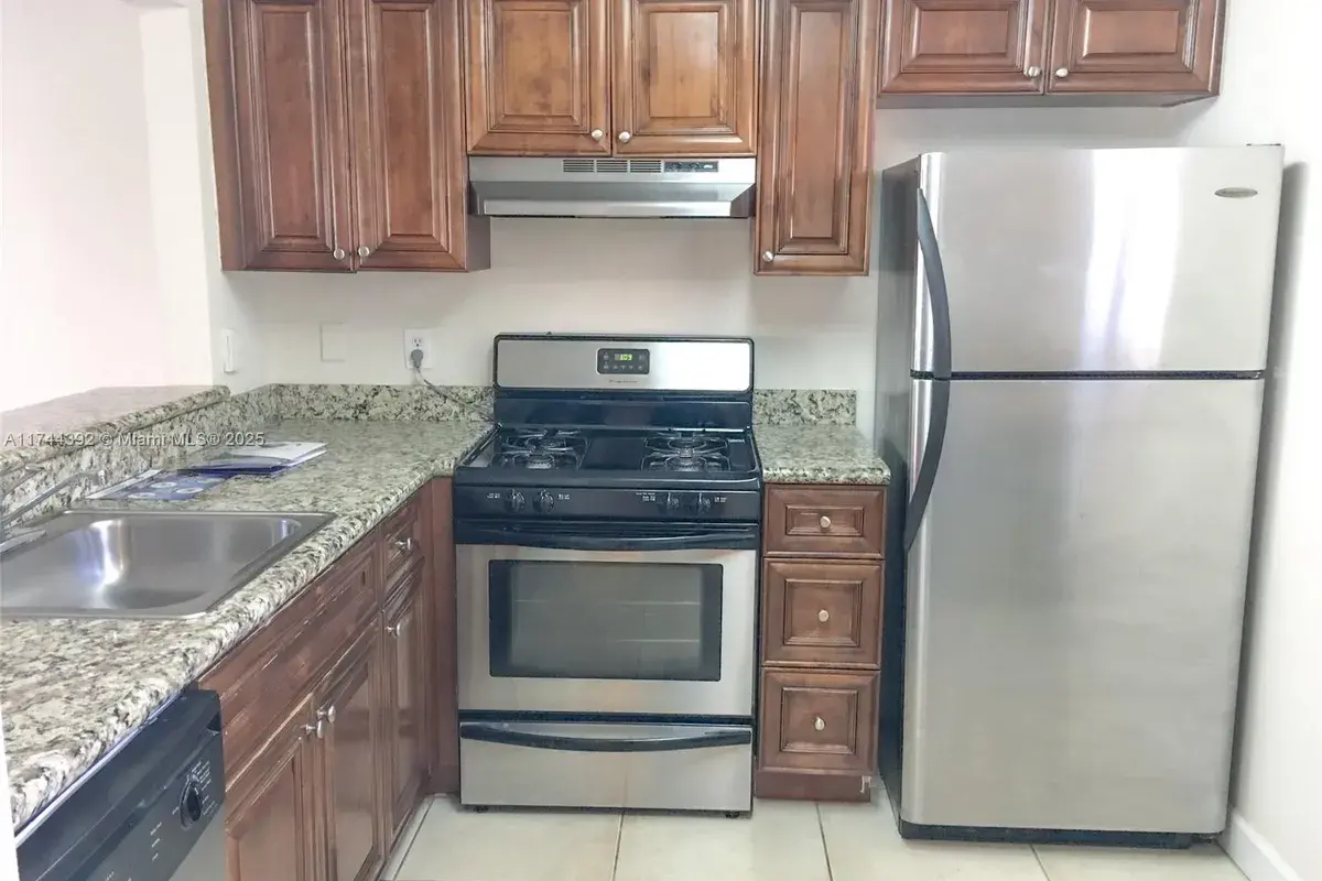 18011 NW 68th Ave # 104, Hialeah FL 33015