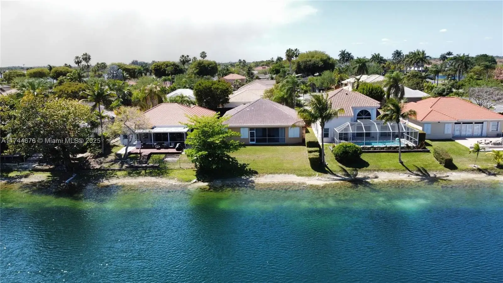 575 SE 29th Dr, Homestead FL 33033 photo 3