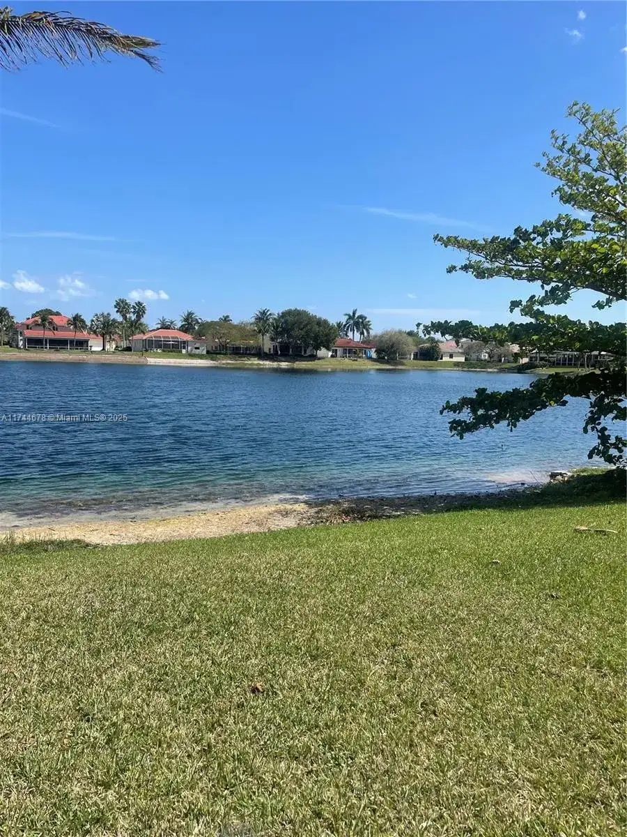 575 SE 29th Dr, Homestead FL 33033 photo 4