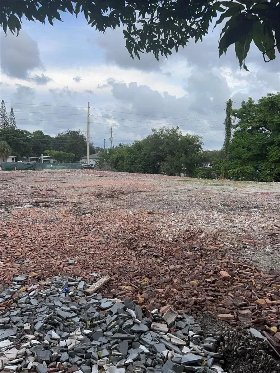 147 NW 31st Ave, Lauderhill FL 33311