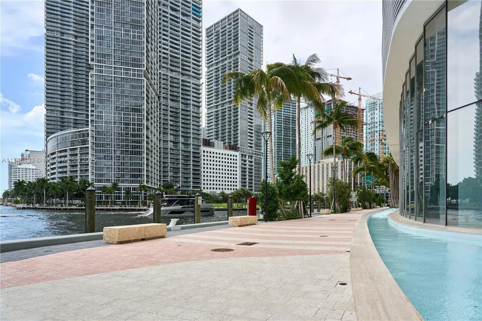 300 Biscayne Blvd Way # 2407, Miami FL 33131 photo 3