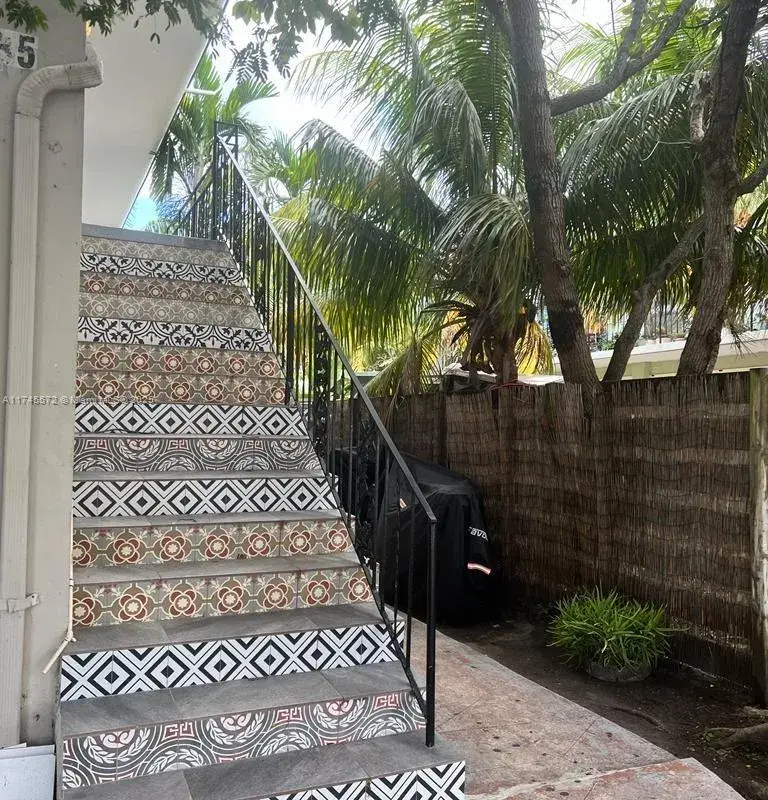 7035 Rue Granville, Miami Beach FL 33141