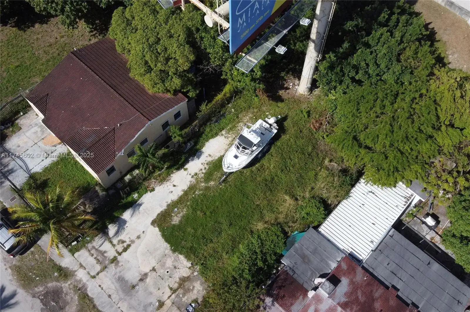 321 NW 37th St, Miami FL 33127 photo 3
