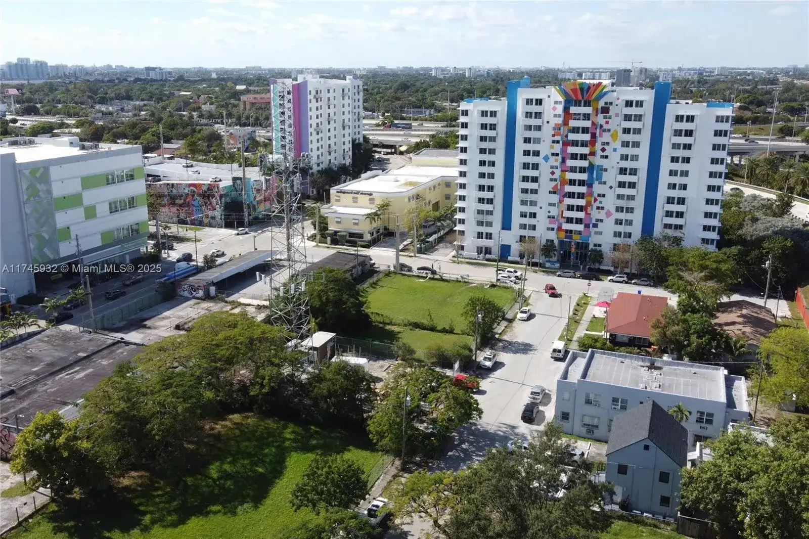 321 NW 37th St, Miami FL 33127 photo 4