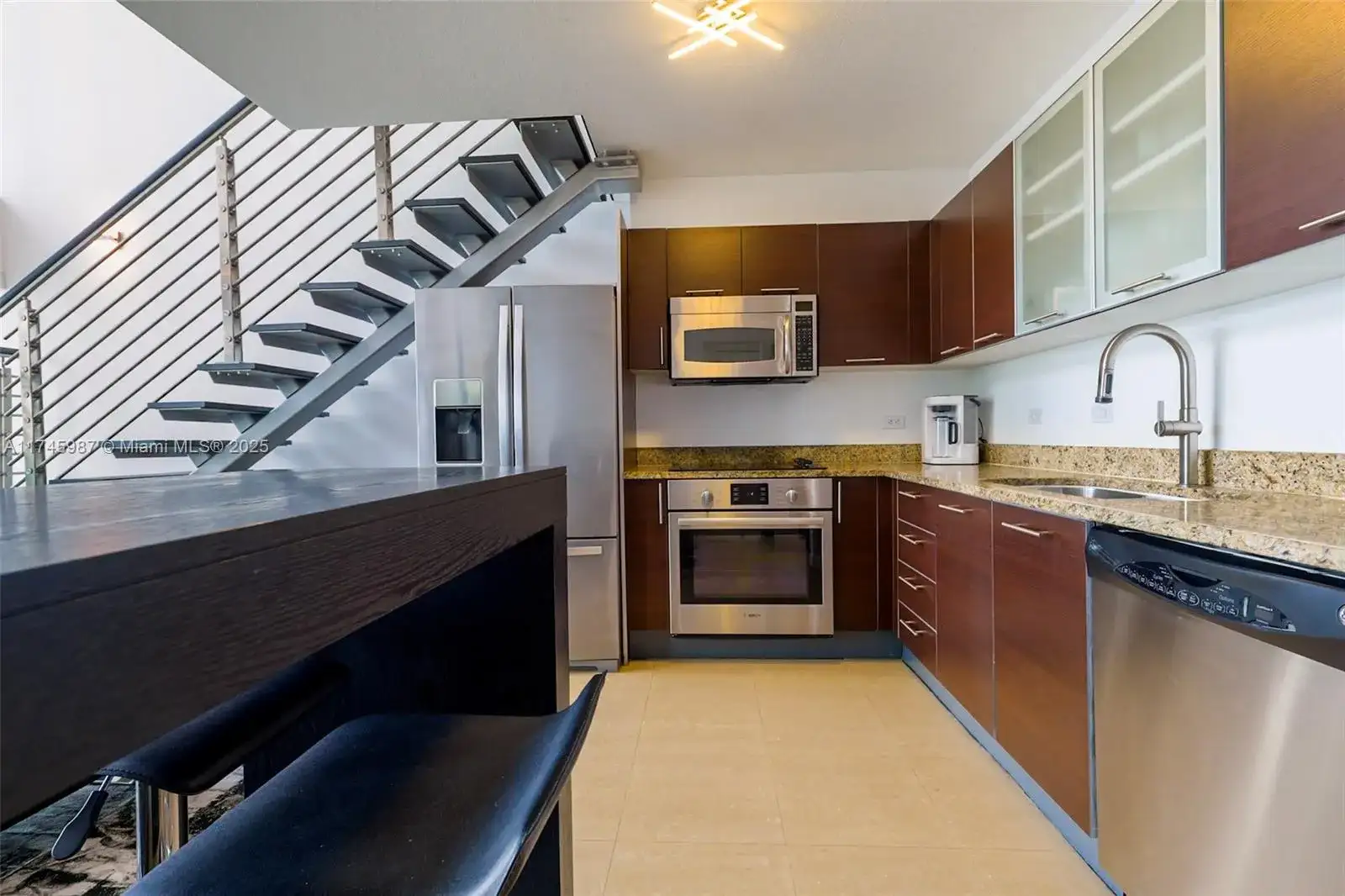 41 SE 5th St # 2011, Miami FL 33131 photo 4