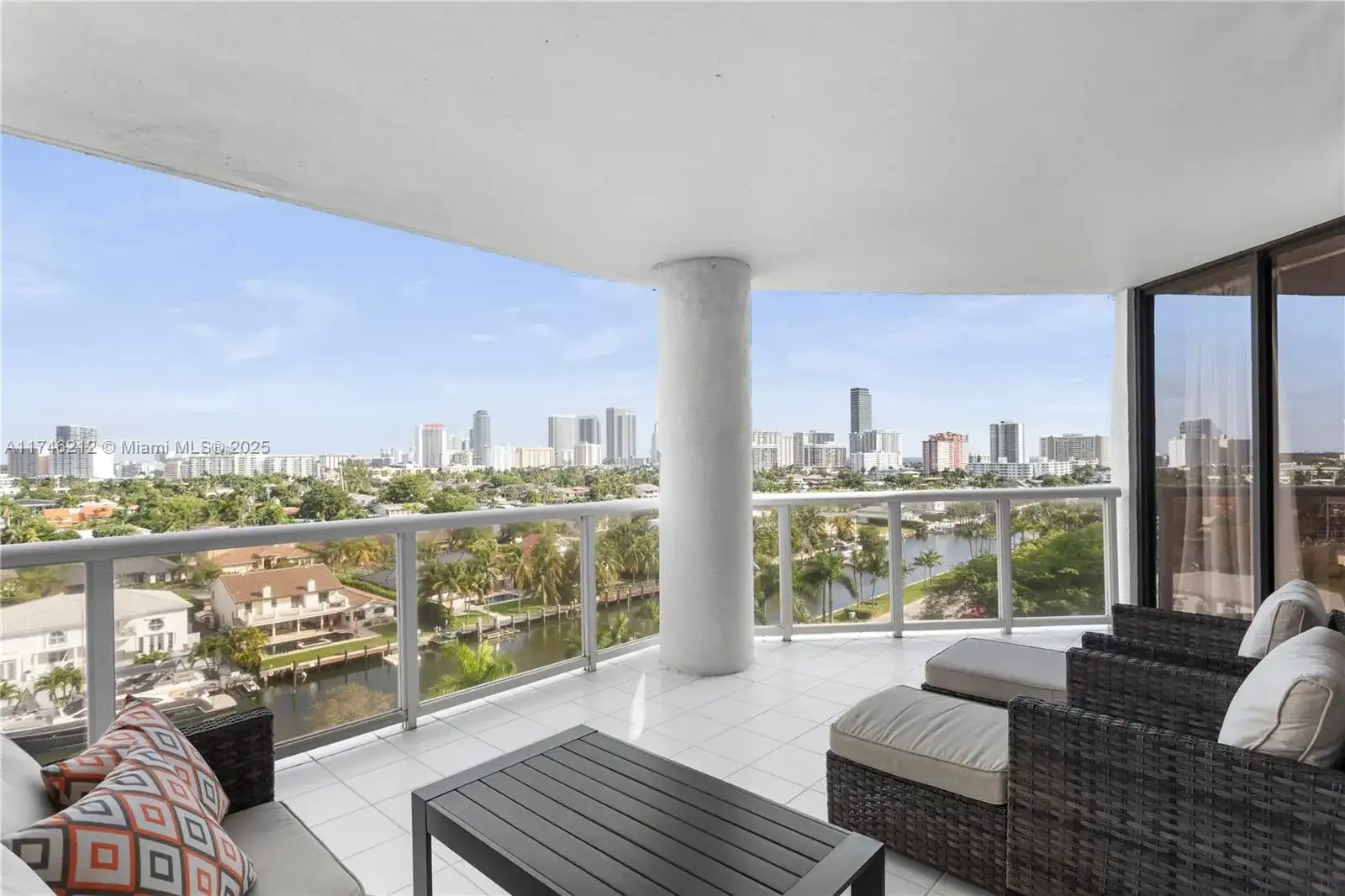 3600 Yacht Club Dr # 902, Aventura FL 33180 photo 3