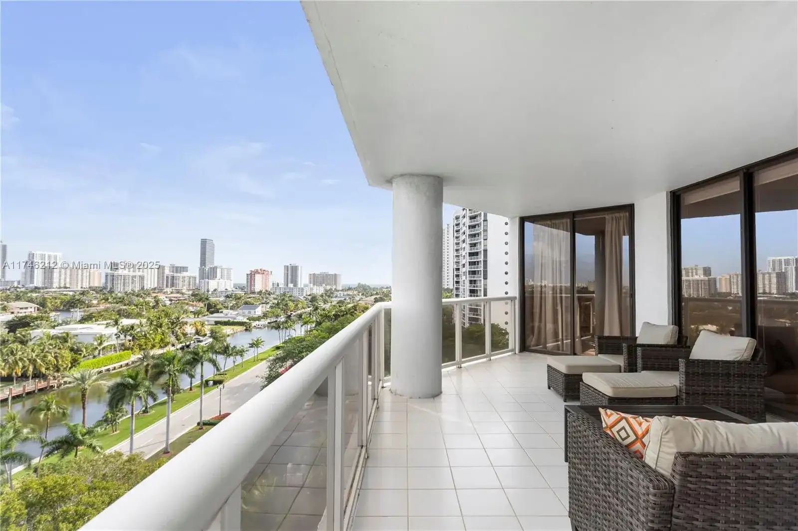 3600 Yacht Club Dr # 902, Aventura FL 33180 photo 4